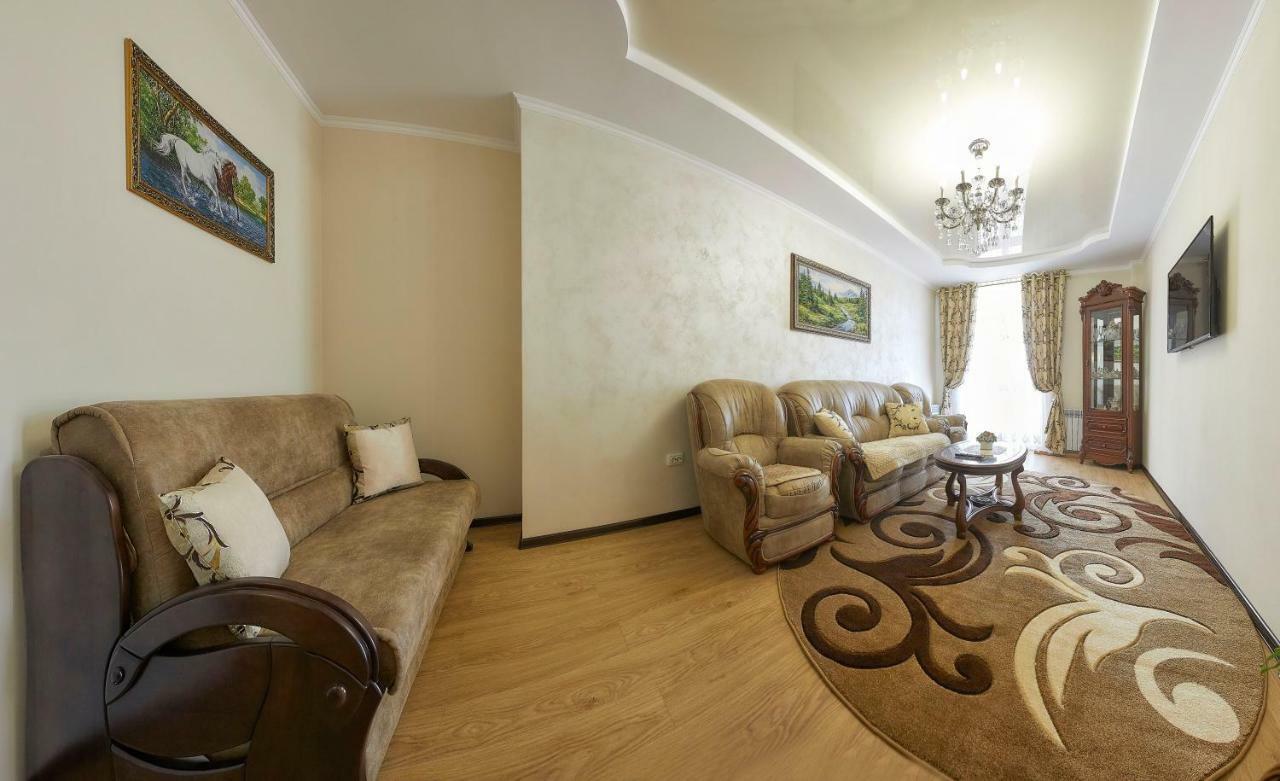 Luxury Apartament 2 Truskavets Exterior photo